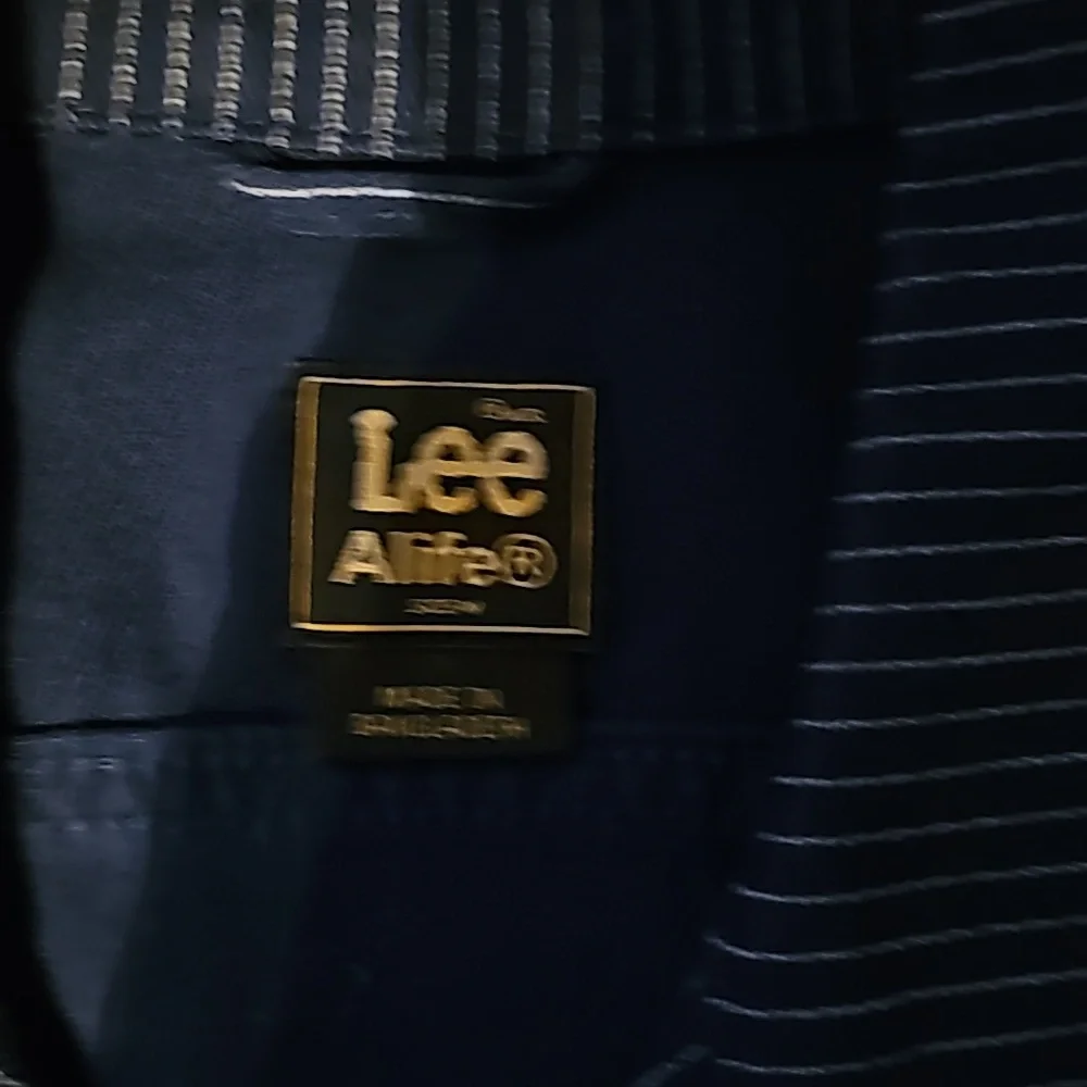 Jackets - Picture 3 of 9